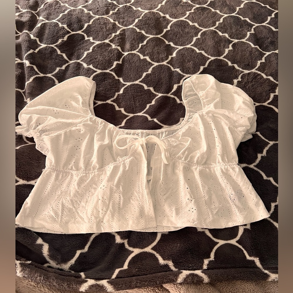 Shein tie in front cropped shirt!